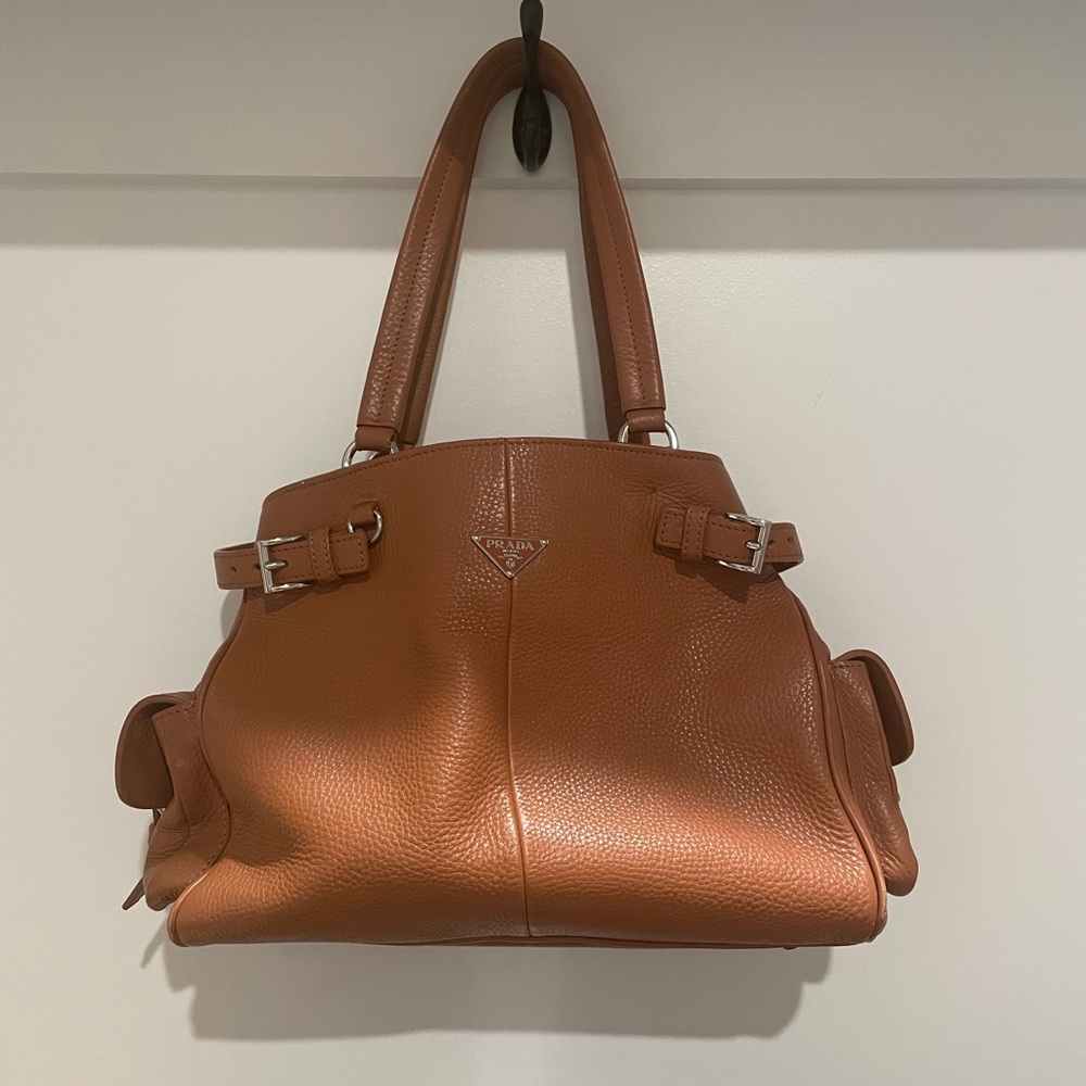 Prada daino cargo bag authentic Excellent condition